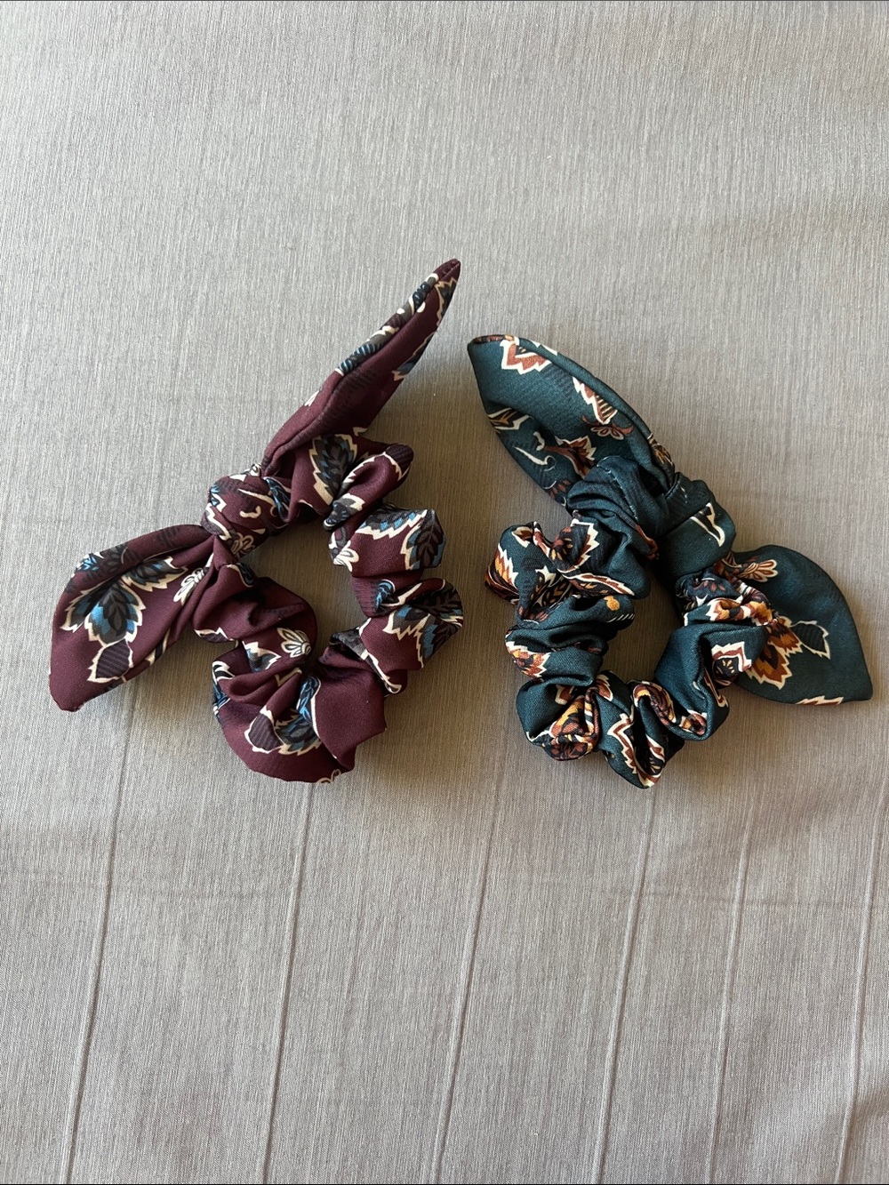 Stylish Floral paisley Print Bow Scrunchie Set - Deep purple & Teal